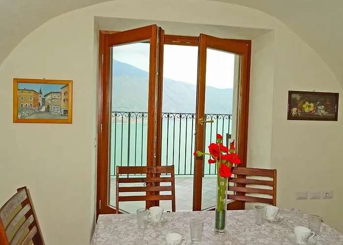 Casa De Pol Exclusive Lake View By Gardadomusmea